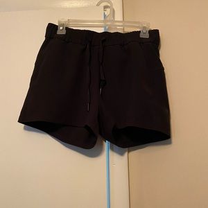 🖤Lululemon On The Fly Shorts🖤